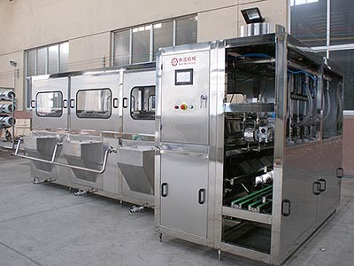 全自動桶裝水灌裝機(jī)械